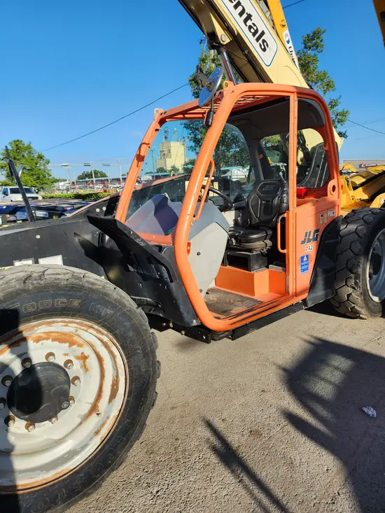 2017 JLG 742 Forklift
