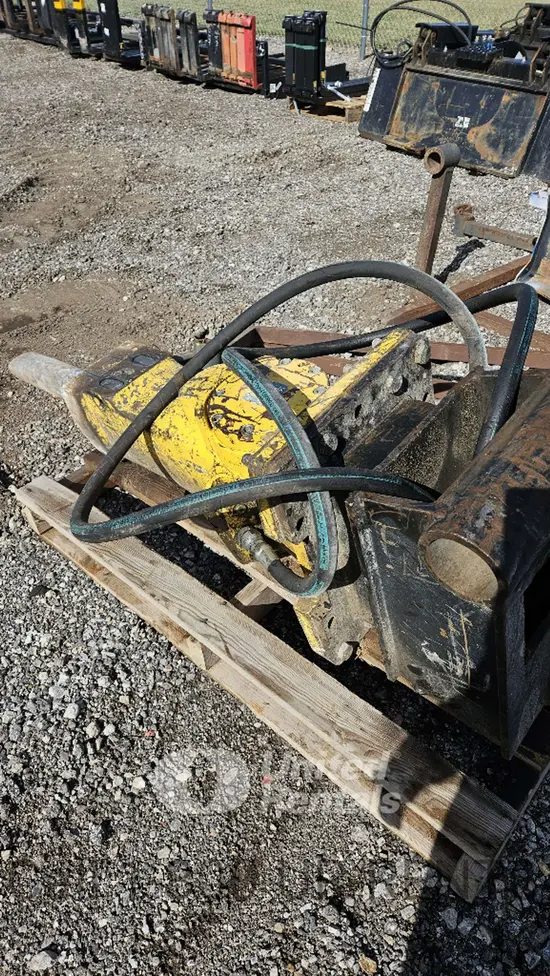 2022 Epiroc SB 452 Attachment