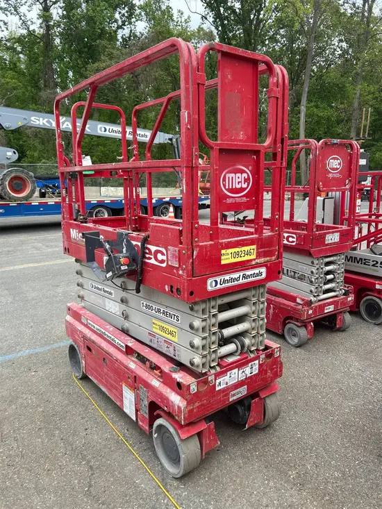 2019 MEC MICRO 26 Scissor Lift