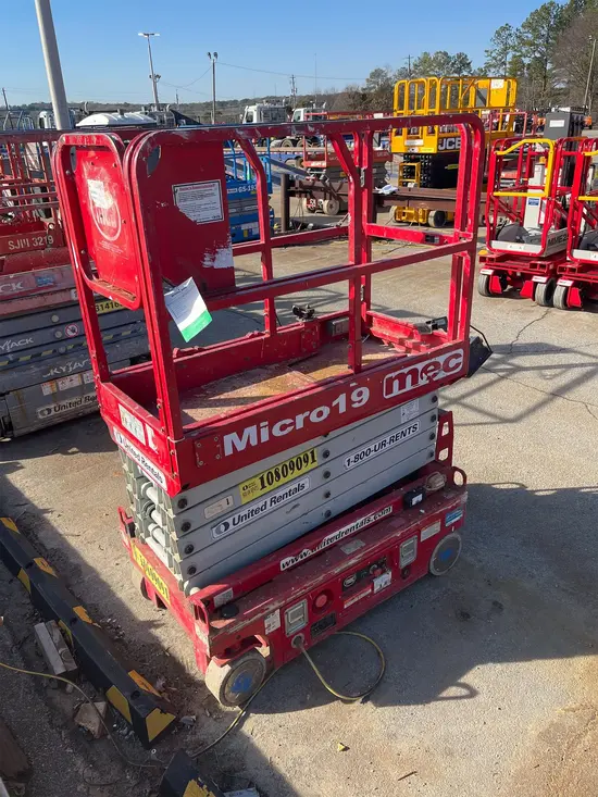 2018 MEC MICRO 19 Scissor Lift