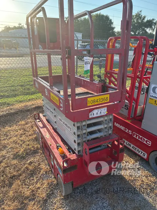 2018 MEC MICRO 19 Scissor Lift