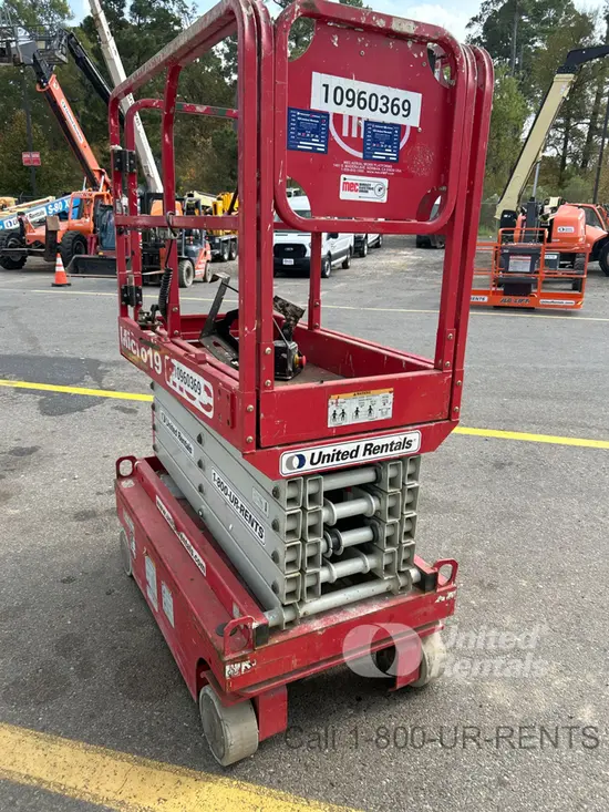 2019 MEC MICRO 19 Scissor Lift