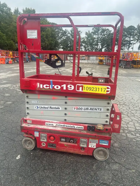 2019 MEC MICRO 19 Scissor Lift