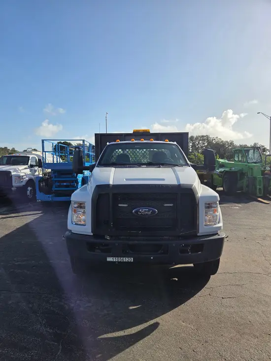 2019 Ford F750 26' FLAT