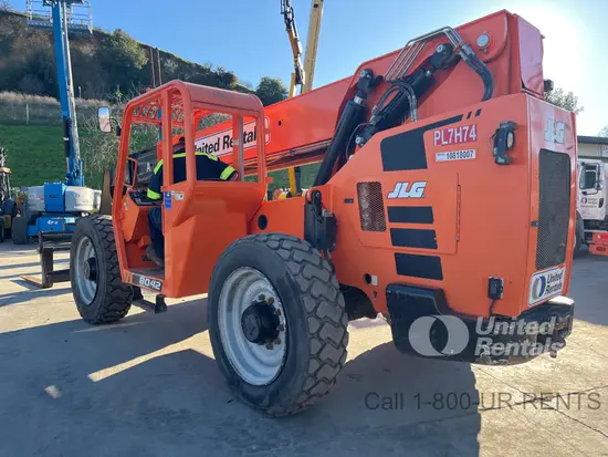 2018 SKYTRAK 8042 Forklift
