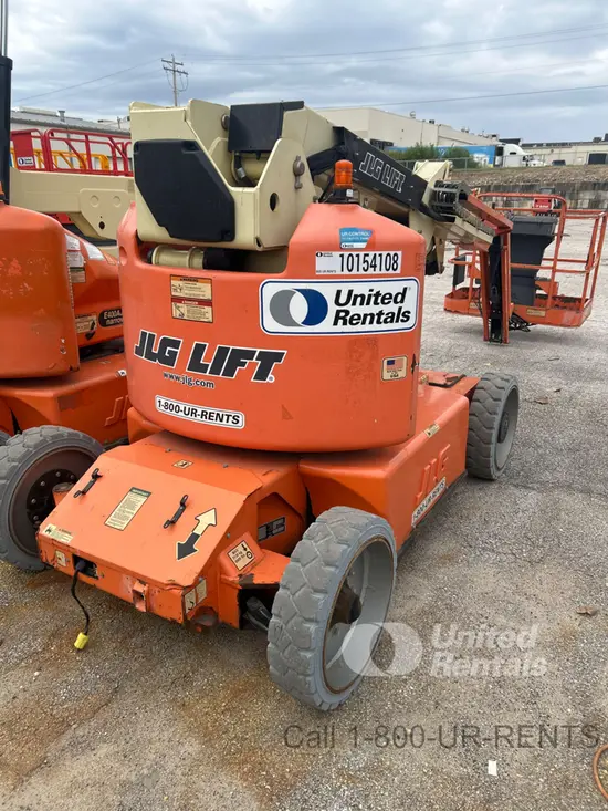 2013 JLG E450AJ Articulating Boom Lift