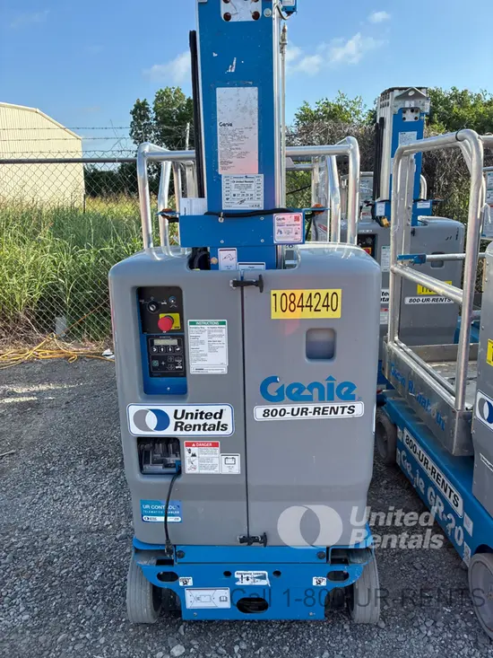2018 Genie GR-20 Self-Propelled One-Person Lift