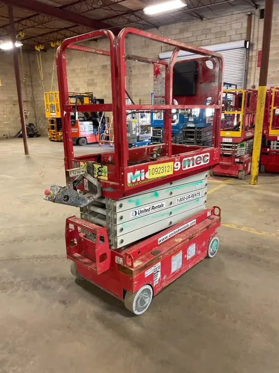 2019 MEC MICRO 19 Scissor Lift