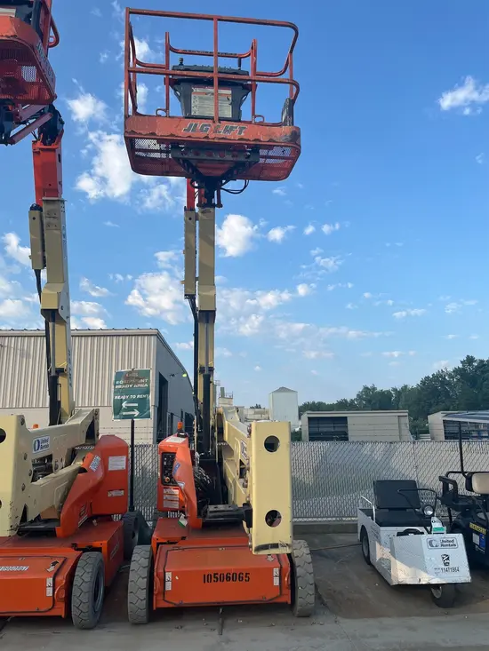 2016 JLG E450AJ Articulating Boom Lift