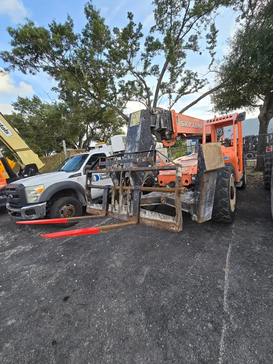 2017 SKYTRAK 10054 Forklift