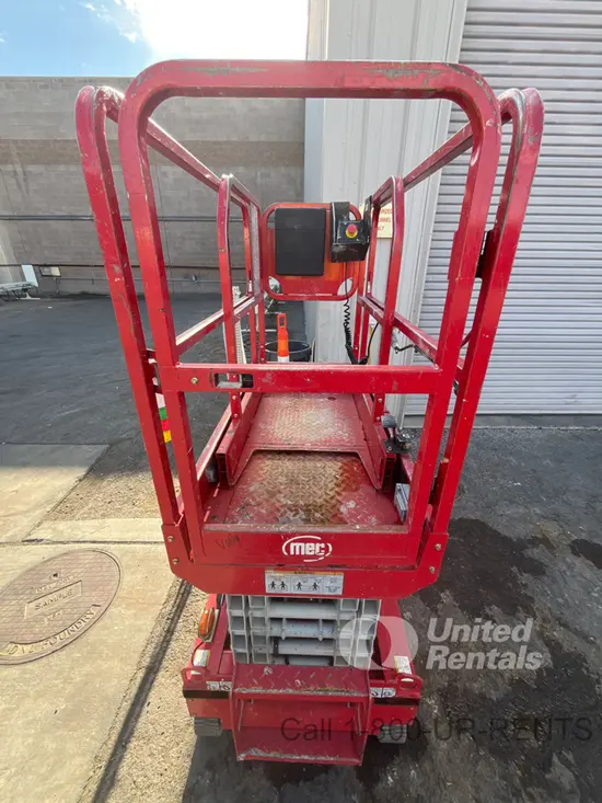 2019 MEC MICRO 19 Scissor Lift