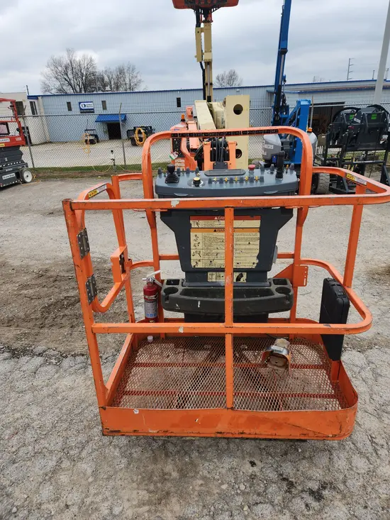 2015 JLG E400AJPN Articulating Boom Lift