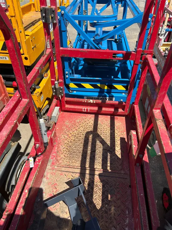 2018 MEC MICRO 19 Scissor Lift