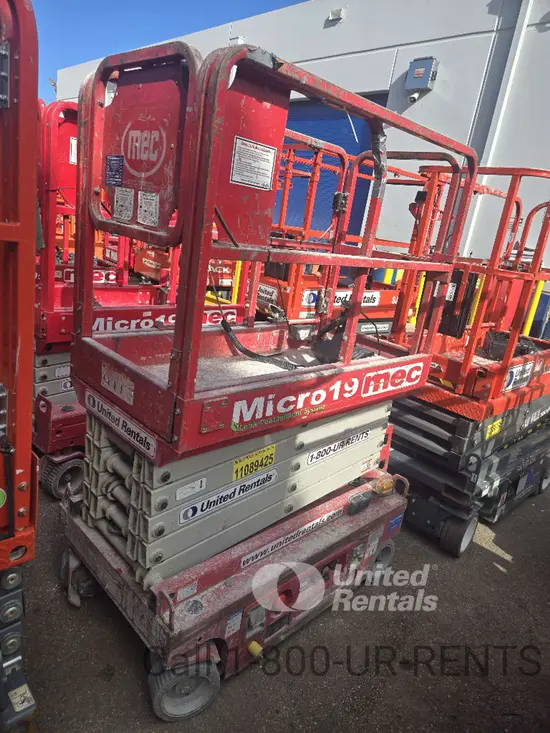 2020 MEC MICRO 19 Scissor Lift