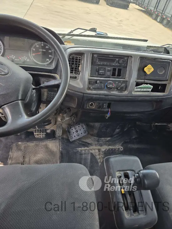 2019 HINO 268DCD4X2