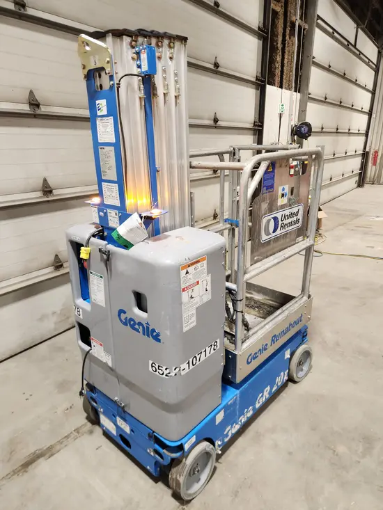 2018 Genie GR-20 Self-Propelled One-Person Lift