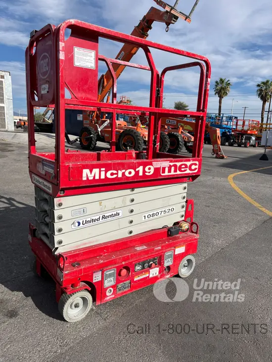 2018 MEC MICRO 19 Scissor Lift