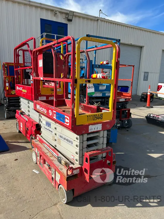 2020 MEC MICRO 19 Scissor Lift