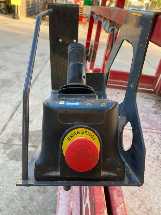 2018 MEC MICRO 19 Scissor Lift