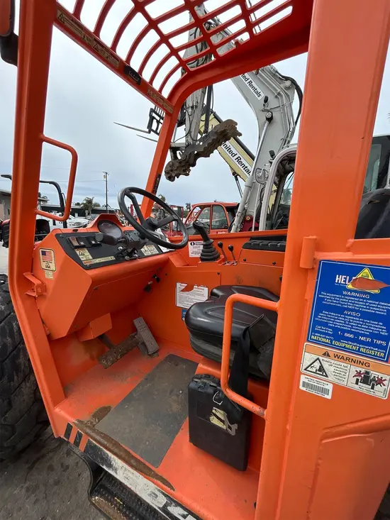 2017 SKYTRAK 6042 Forklift