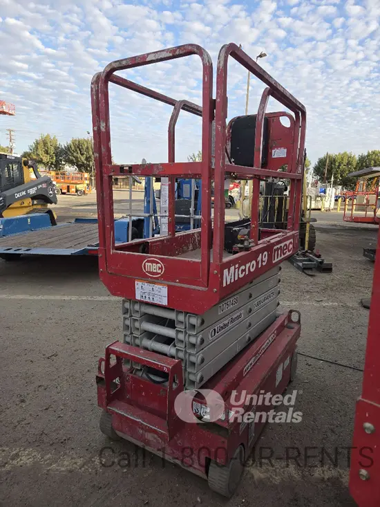 2018 MEC MICRO 19 Scissor Lift