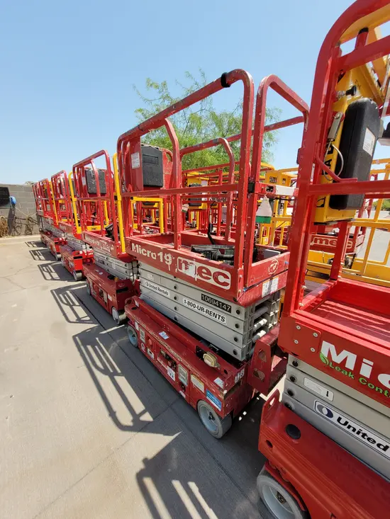 2017 MEC MICRO 19 Scissor Lift