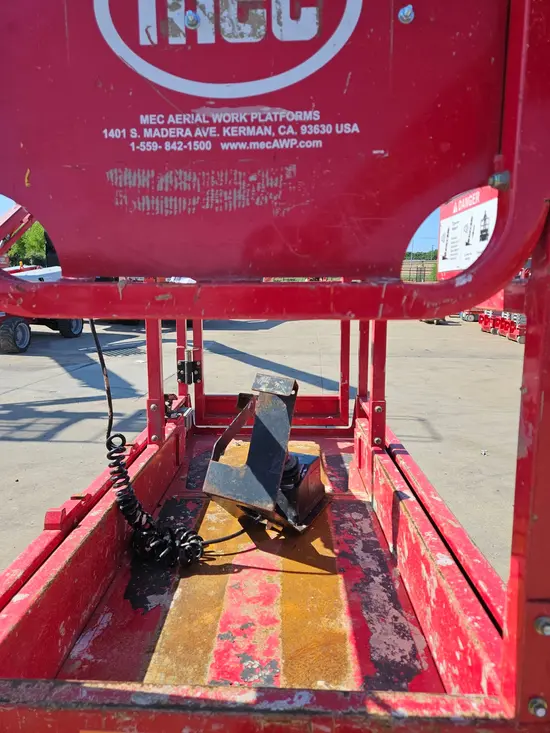 2018 MEC MICRO 19 Scissor Lift