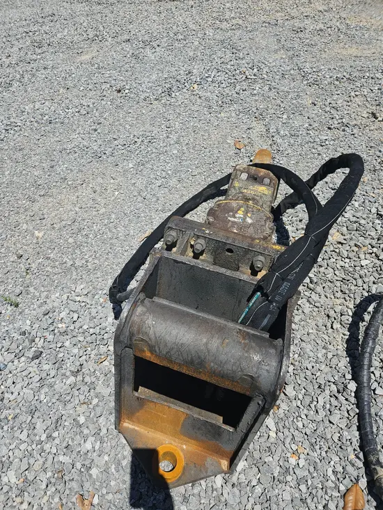 2018 Atlas Copco SB 452 Attachment