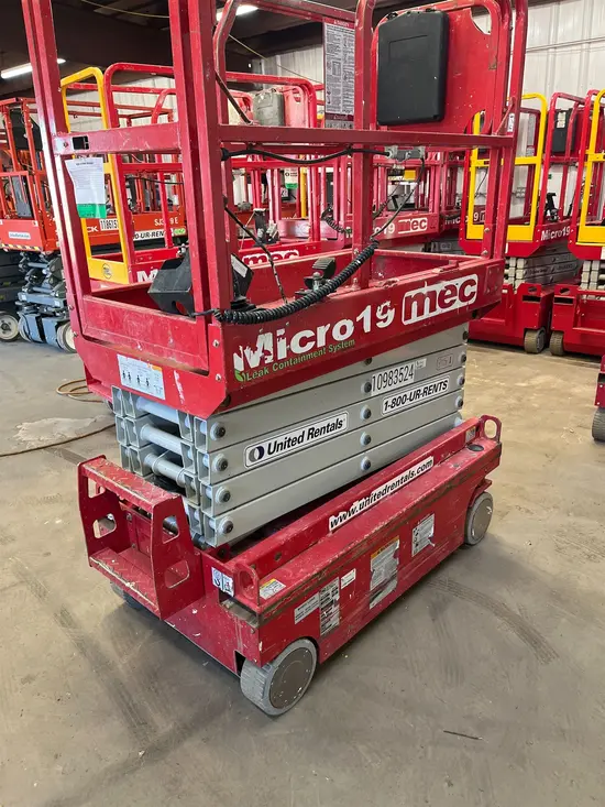 2019 MEC MICRO 19 Scissor Lift