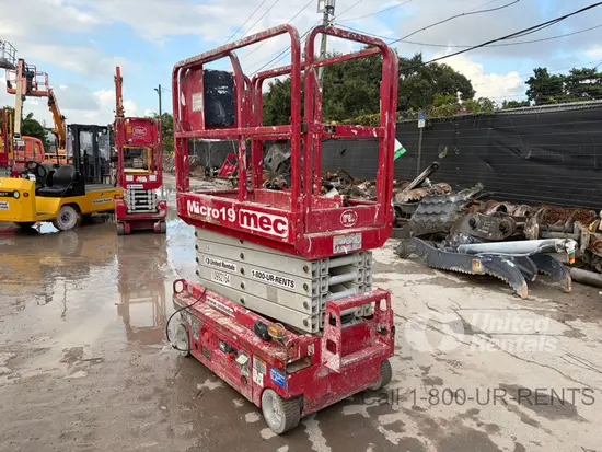 2018 MEC MICRO 19 Scissor Lift