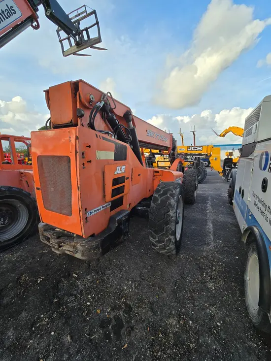 2017 SKYTRAK 10054 Forklift