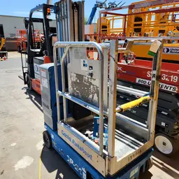 2014 Genie GR-20 Self-Propelled One-Person Lift