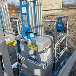 2018 Genie GR-20 Self-Propelled One-Person Lift