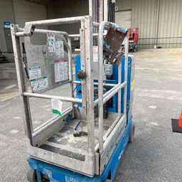 2016 Genie GR-20 Self-Propelled One-Person Lift