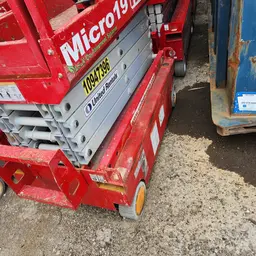 2019 MEC MICRO 19 Scissor Lift
