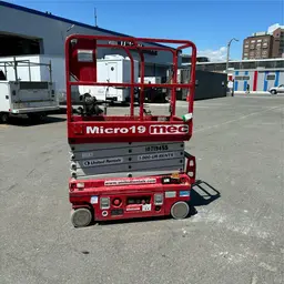 2018 MEC MICRO 19 Scissor Lift