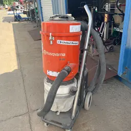 2018 Husqvarna T10000 Vacuum