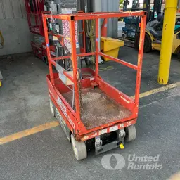 2017 Skyjack SJ12 Self-Propelled One-Person Lift