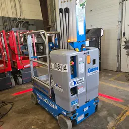 2018 Genie GR-20 Self-Propelled One-Person Lift