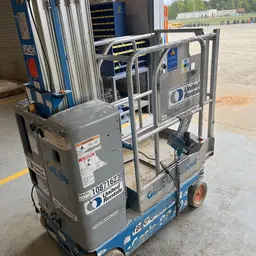 2018 Genie GR-20 Self-Propelled One-Person Lift