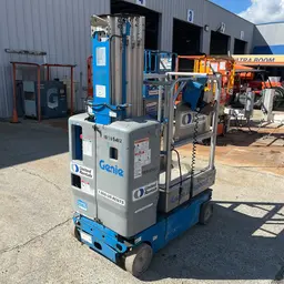 2016 Genie GR-20 Self-Propelled One-Person Lift