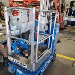 2016 Genie GR-20 Self-Propelled One-Person Lift