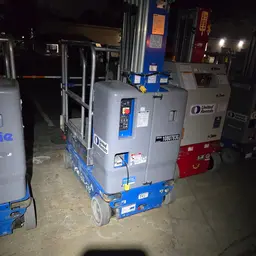 2018 Genie GR-20 Self-Propelled One-Person Lift
