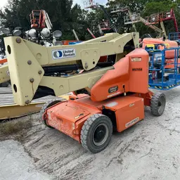 2017 JLG E400AJPN Articulating Boom Lift