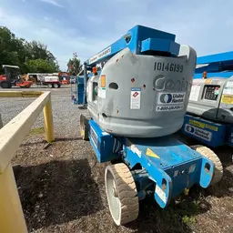 2013 Genie Z-40/23N RJ Articulating Boom Lift