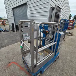 2016 Genie GR-20 Self-Propelled One-Person Lift
