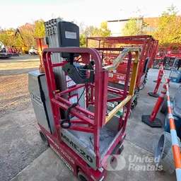 2019 MEC MICRO 19 Scissor Lift