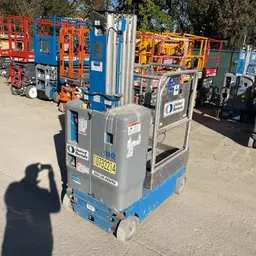 2018 Genie GR-20 Self-Propelled One-Person Lift