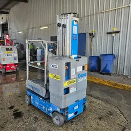 2016 Genie GR-20 Self-Propelled One-Person Lift