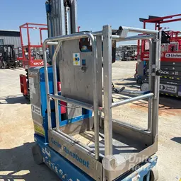 2018 Genie GR-20 Self-Propelled One-Person Lift